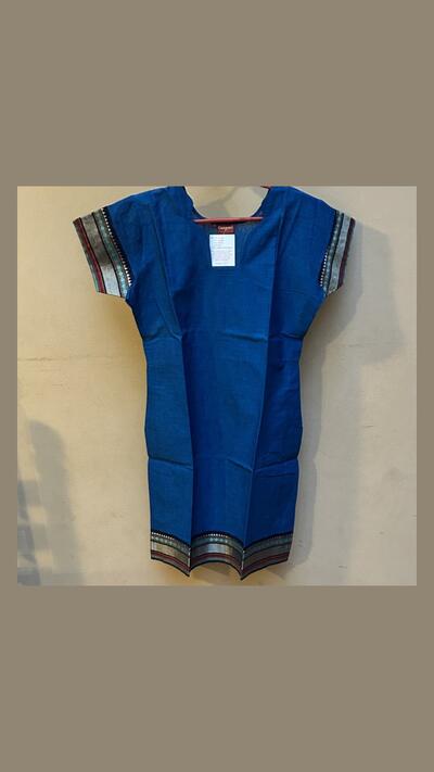 Women’s blue kurta with embroidery, short sleeves