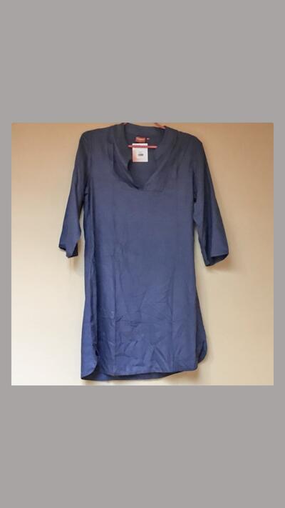 Women’s kurta with a stand-up collar and 3/4-length sleeves