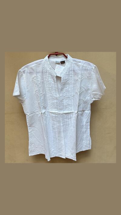Women’s white embroidered kurta, short sleeves, size 42/L