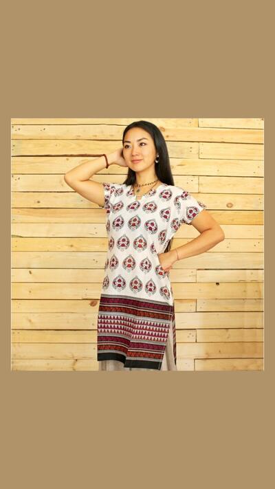 Women’s kurta with embroidery, short sleeves, S