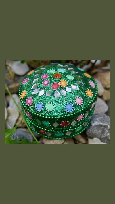 Medium-sized green Rajasthani box