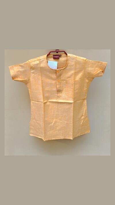 Boys’ yellow T-shirt, short sleeves, size 22