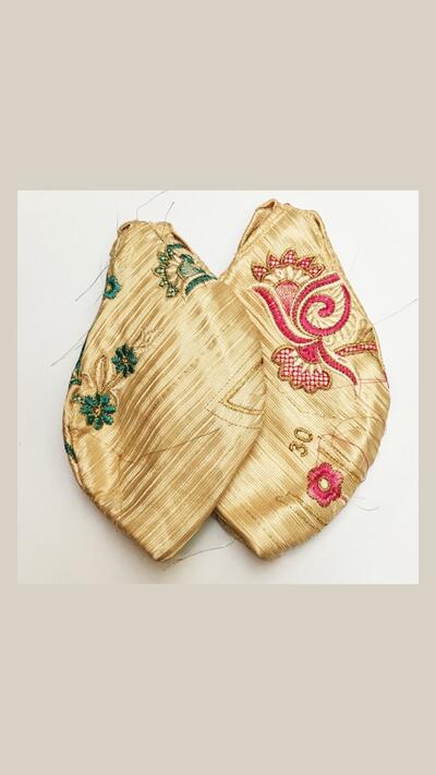 Women’s Japa pouch, beige, glossy, embroidered