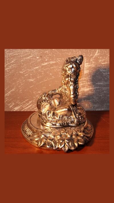 Krishna Damodar (Makhanchor) metal