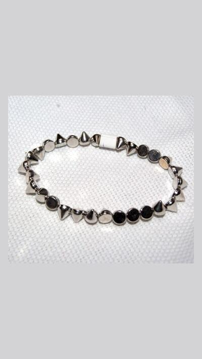 Metal-tipped bracelet