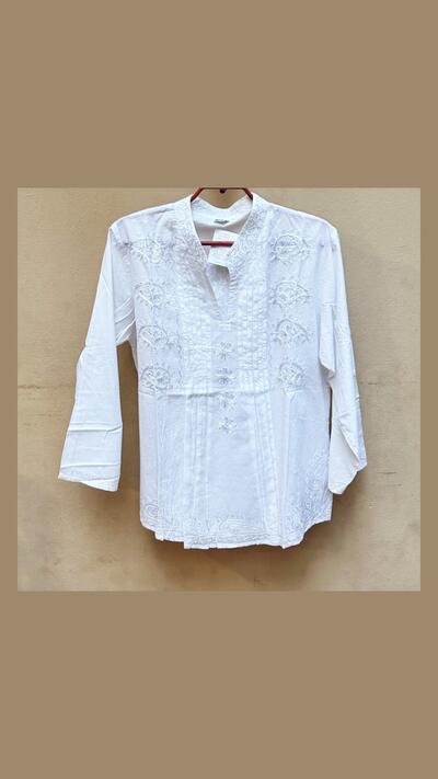 Women’s white embroidered kurta, long sleeves, size 40/42