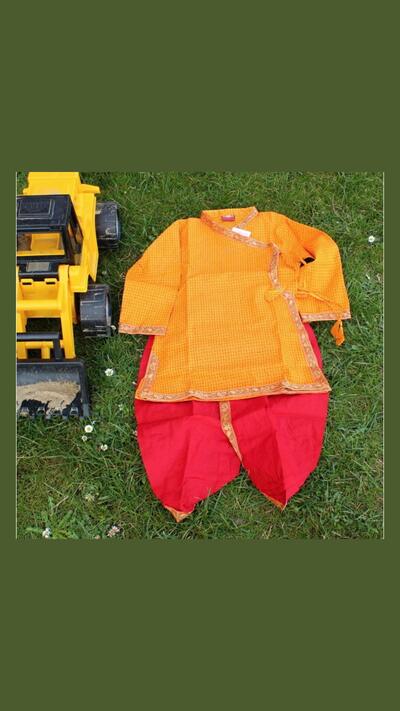 Boys’ set in orange and red, size 26
