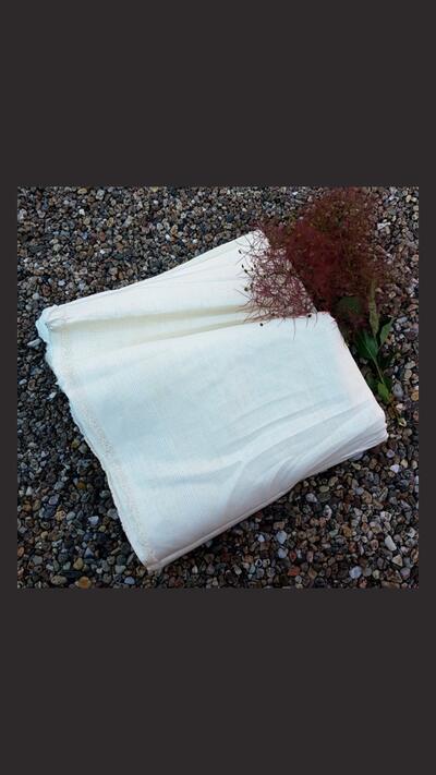 80% silk, white/ivory colour