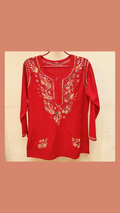 Women’s colourfully embroidered kurta, long-sleeved