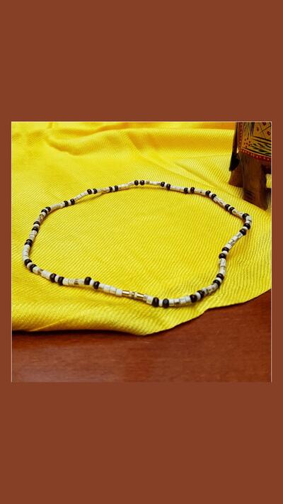 Kantimála, 1st series, light-coloured among brown beads