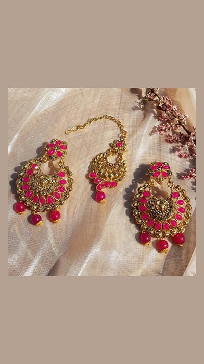 Earrings and Tikka set, red