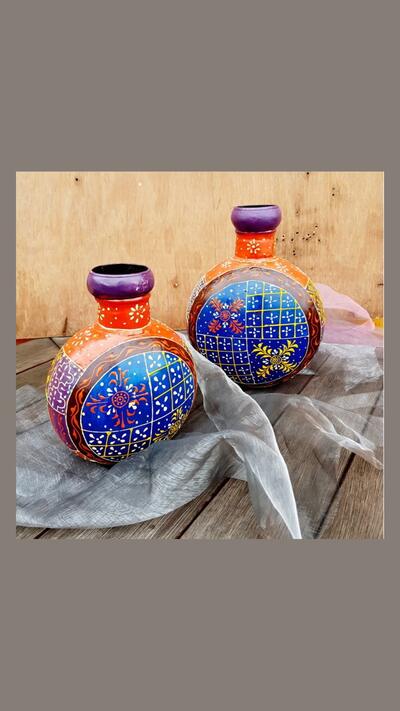 Handcrafted vase – larger, metal