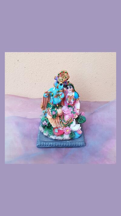 Rādhā-Krishna Āsana 3.5"