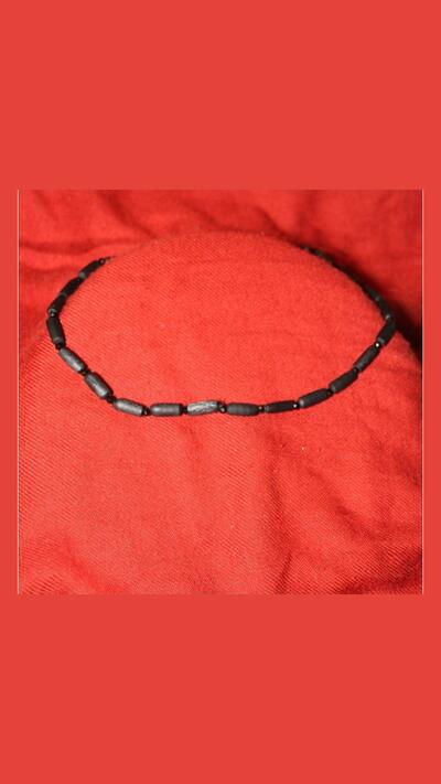 Kantimála, 1st series, black with black multi-faceted beads