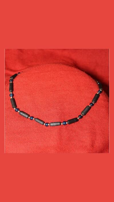 Kantimála, 1st series, black with blue beads
