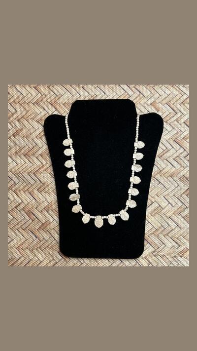 Kantimála, 1st series: OM reliefs with round beads