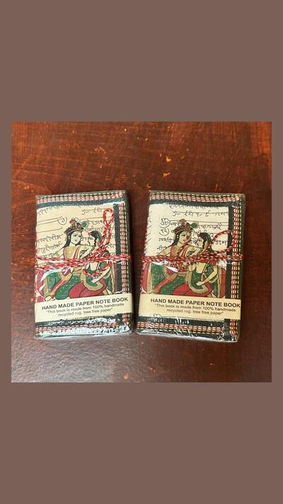 12.5 cm Rádha Krišna notebooks, various colours