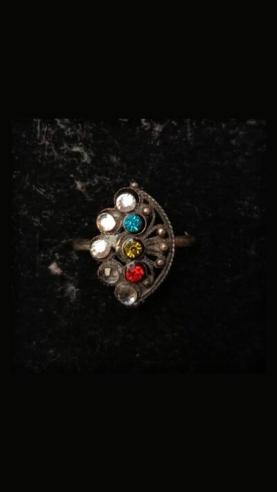 Oriental metal ring with coloured stones 3
