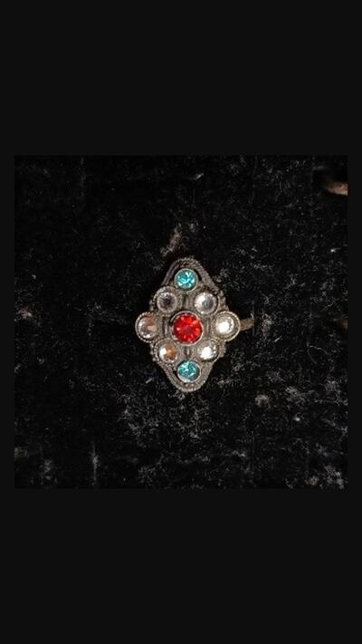 Oriental metal ring with coloured stones 12