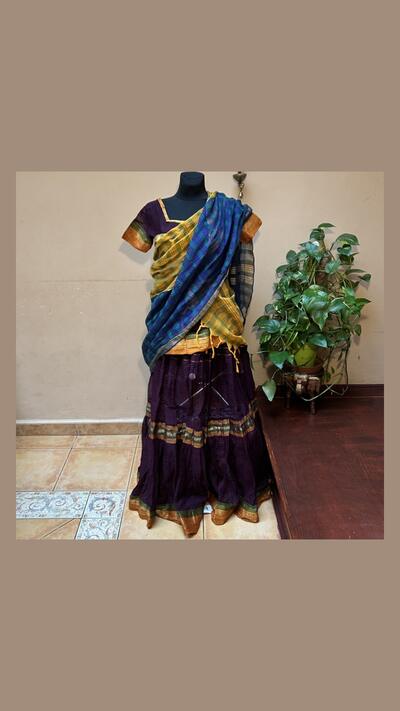 Gopi dress with choli and dupatta – purple, size S/M