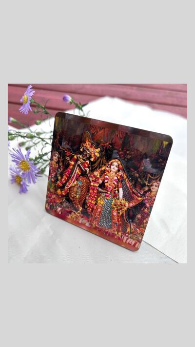 3D image of Radha and Krishna, 9x9 cm