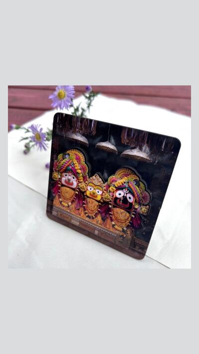 3D work: Jagannath, Subhadra and Baladev, 9×9 cm