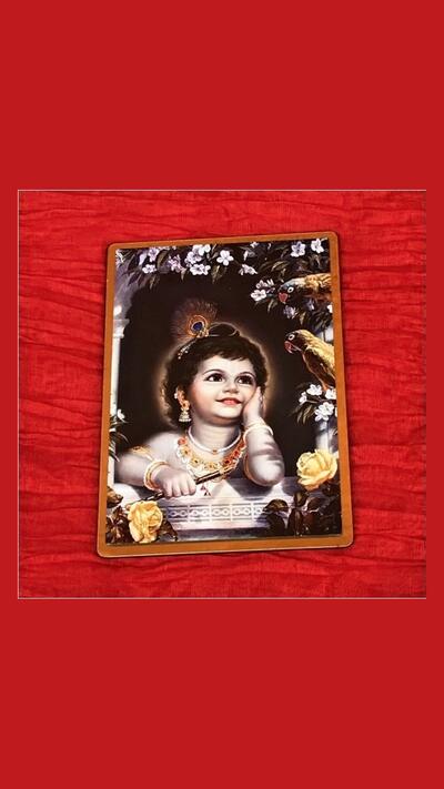 Picture of Krishna in a window, 18.5 x 13 cm