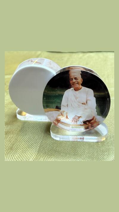 Picture of Prabhupada, approx. 7 cm, acrylic, 6 types