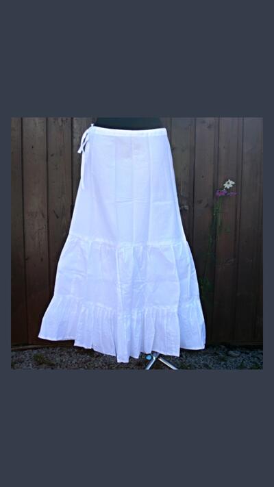 Petticoat with ruffles, size XL, various colours