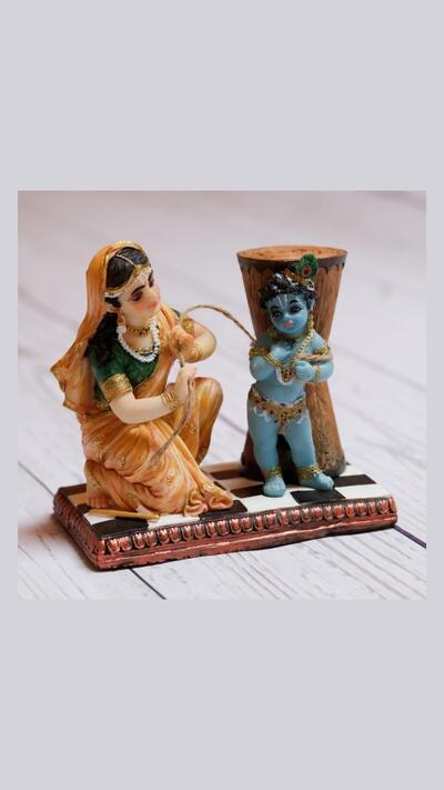 Damodar (Yashoda ties Krishna up)