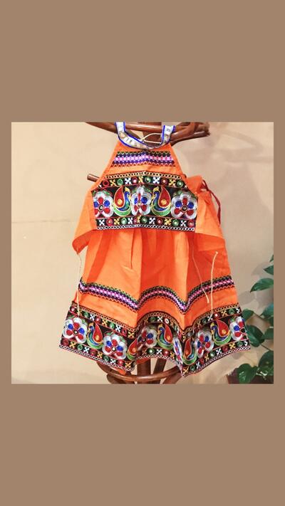 Girls’ set with Rajasthani embroidery and a dupatta, size 20
