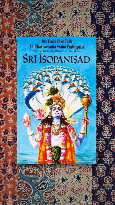 Śrī Īśopaniṣad (Vietnamská)