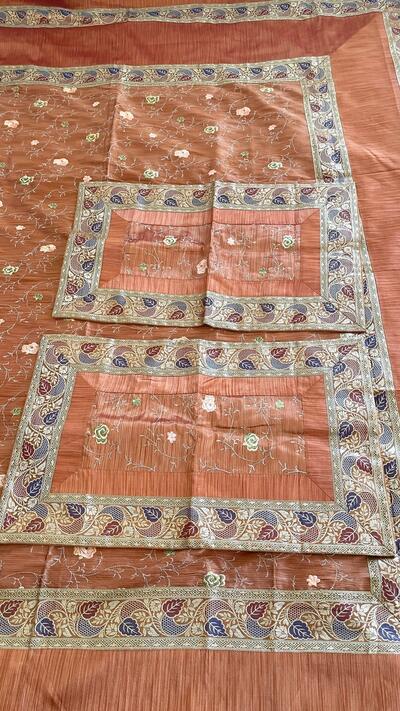 Luxury silk bedcover with 2 pillow cases